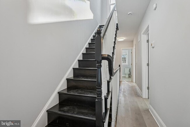 Building Photo - 92 Leigh Ave