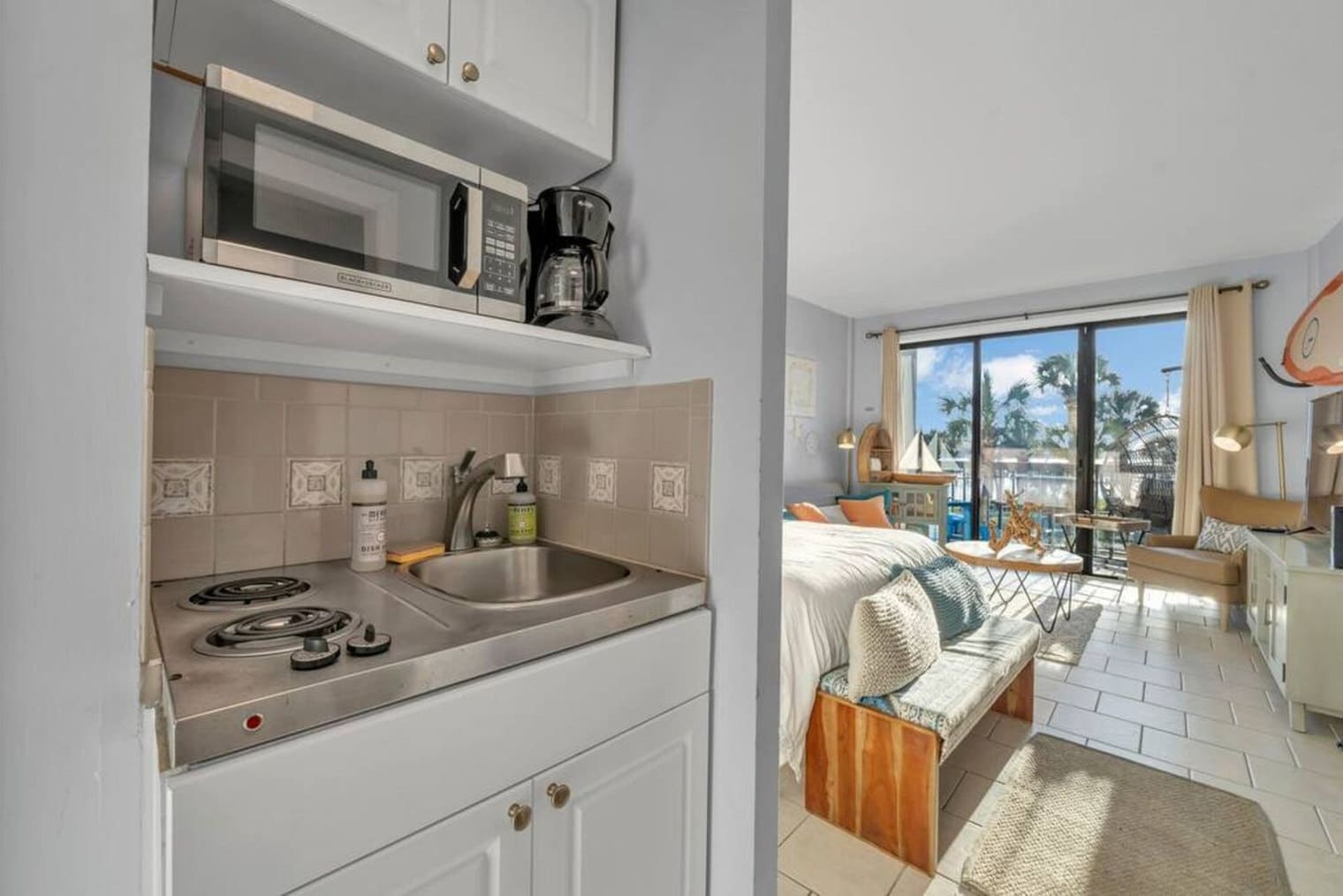 Building Photo - 214 Miracle Strip Pkwy SW