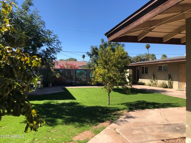 Building Photo - 2020 S Granada Dr