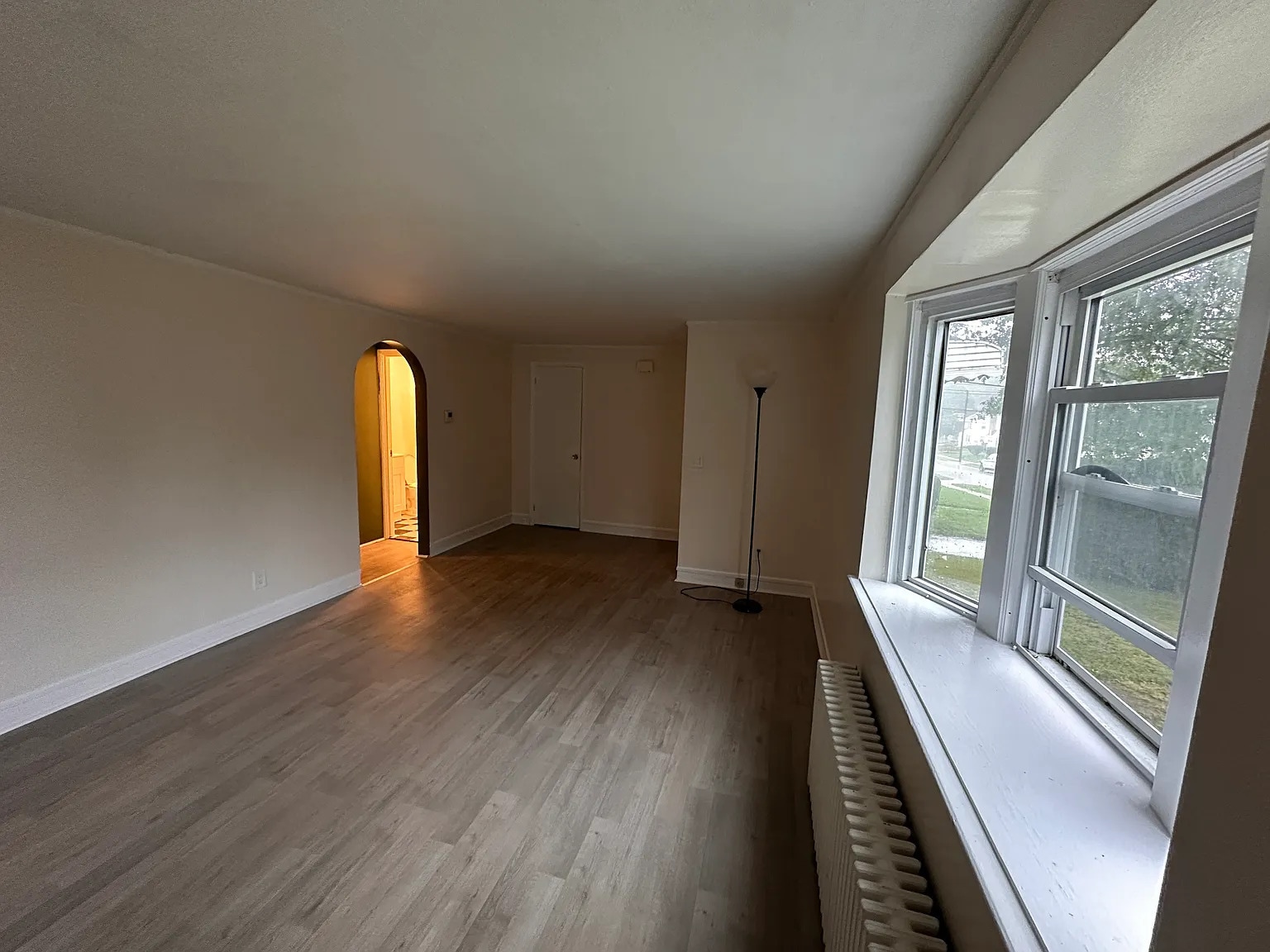 Living room - 158 Edgemere Ave