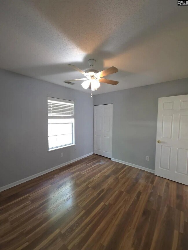 Building Photo - 9 Killian Grn Ct