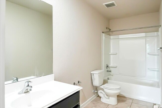 Building Photo - 6830 Emerald Valley