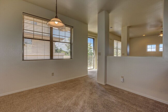 Building Photo - 221 Spring St