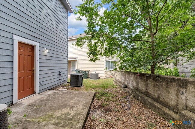 Building Photo - 885 Sagewood Trail