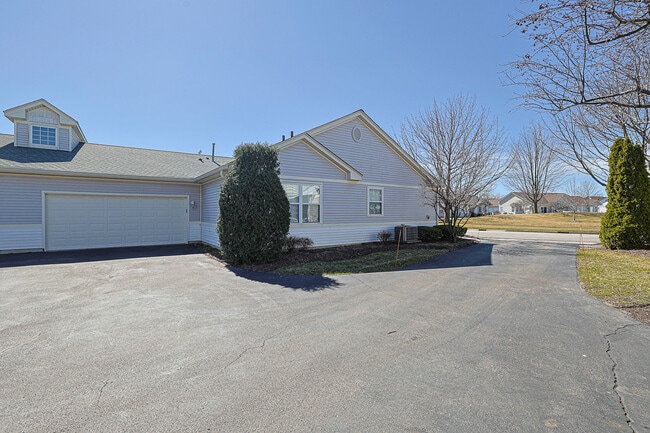 Building Photo - 12166 White Tail Ln