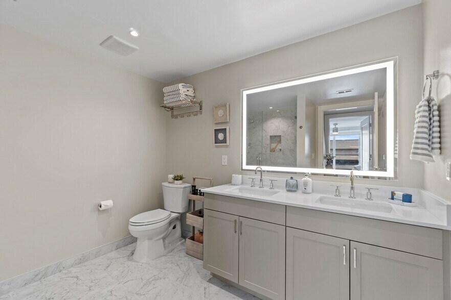 Building Photo - 925 N Fairfax St