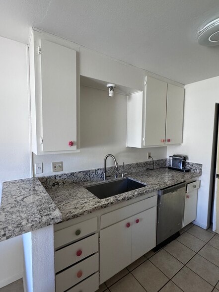 Building Photo - 184 W Agua Caliente Rd