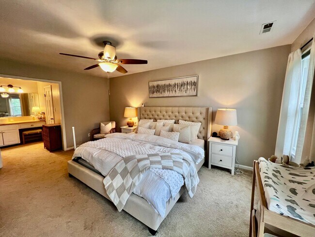 Building Photo - Charming Home in Quiet Salem Woods Cul-de-Sac