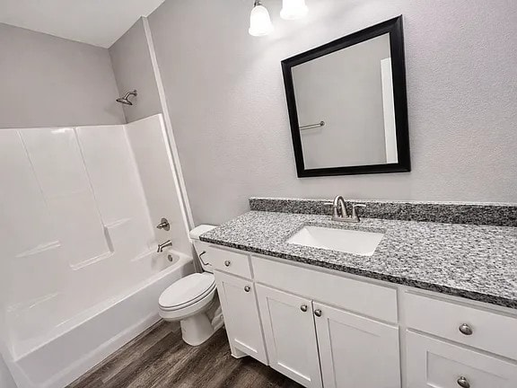 Building Photo - 2109 Bluebonnet Ave