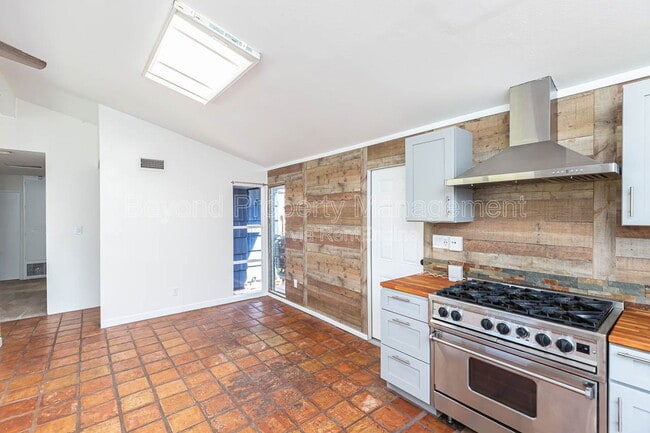Building Photo - 4654 Glacier Ave