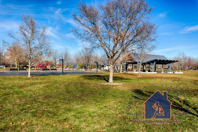 Building Photo - 2539 Bottle Brush Ave