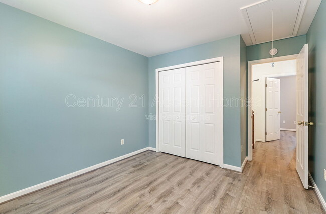 Building Photo - 3009 20th Ct S