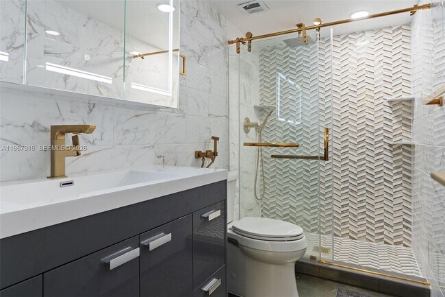 Building Photo - 1985 S Ocean Dr