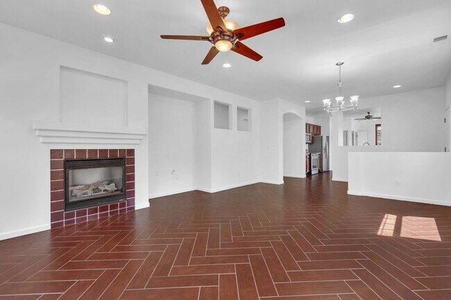 Building Photo - Inviting 3-Bed, 2-Bath Home in Gated Commu...