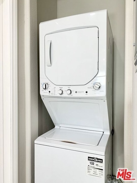 Building Photo - 604 E Windsor Rd