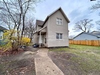 Building Photo - 1461 Leahy St