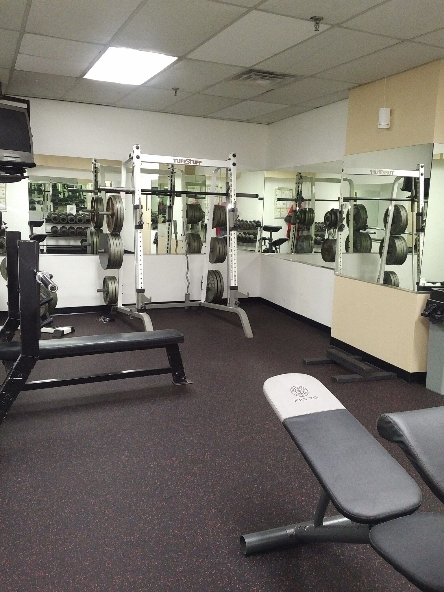 Renaissance Towers Weight Room -"free" access - 111 Mulberry St