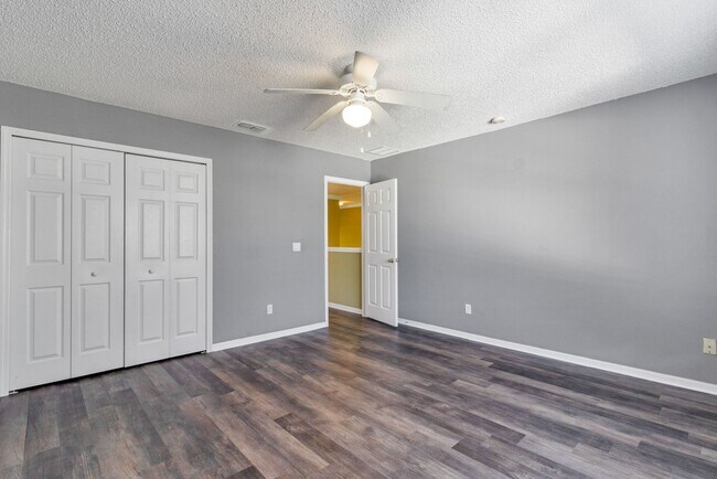 Building Photo - 5604 Florence Harbor Dr