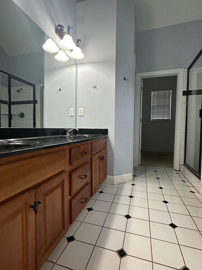 Building Photo - 246 Carsons Walk