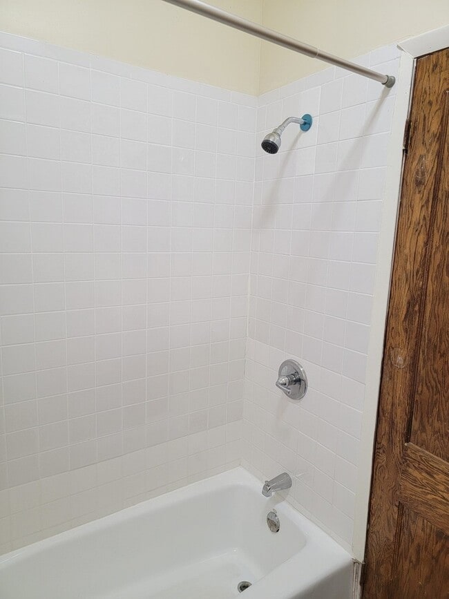 Building Photo - 6328 S St Lawrence Ave