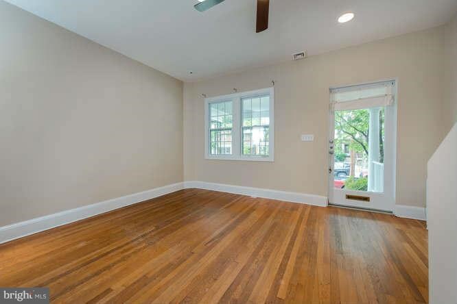 Living room - 406 Delafield Pl NW