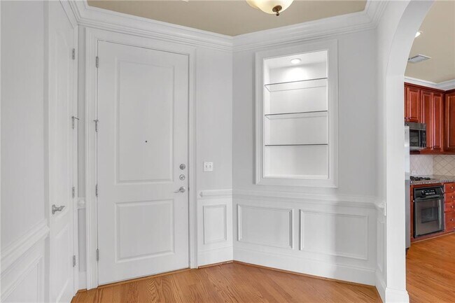 Building Photo - 2300 Peachford Rd