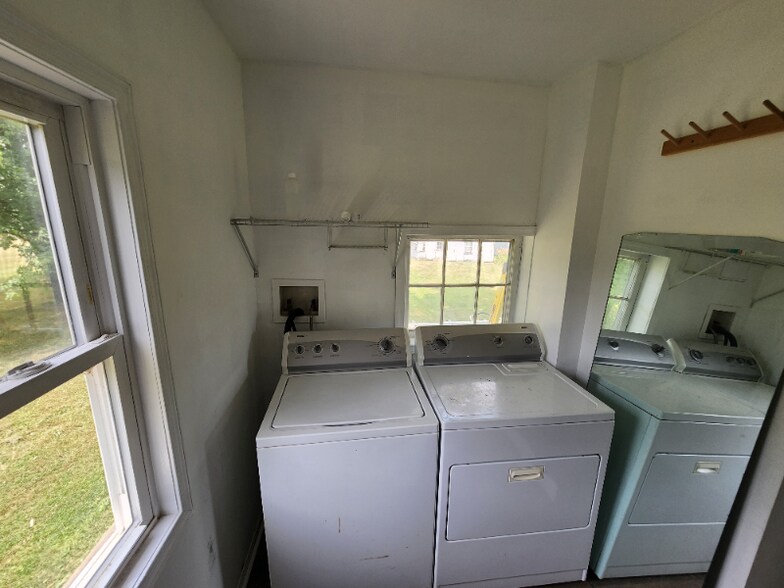 Building Photo - 248 S Hellertown Ave