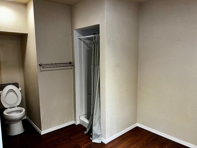 shower - 1301 E US Highway 24