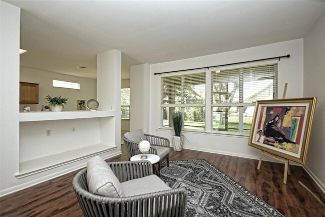 Building Photo - 112 Bluebell Dr