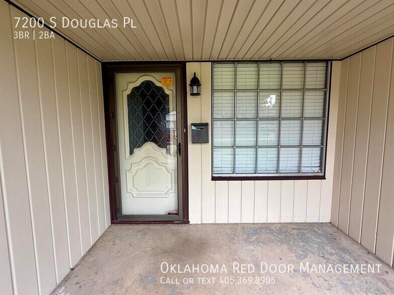 Building Photo - 7200 S Douglas Pl