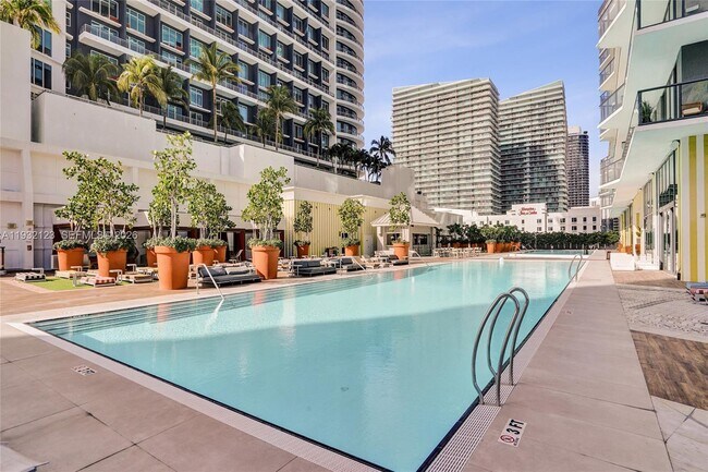 Building Photo - 1300 S Miami Ave