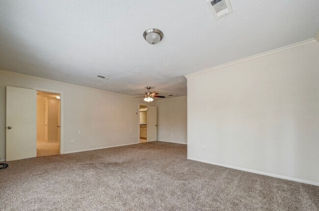 Building Photo - 1746 Cloister Dr