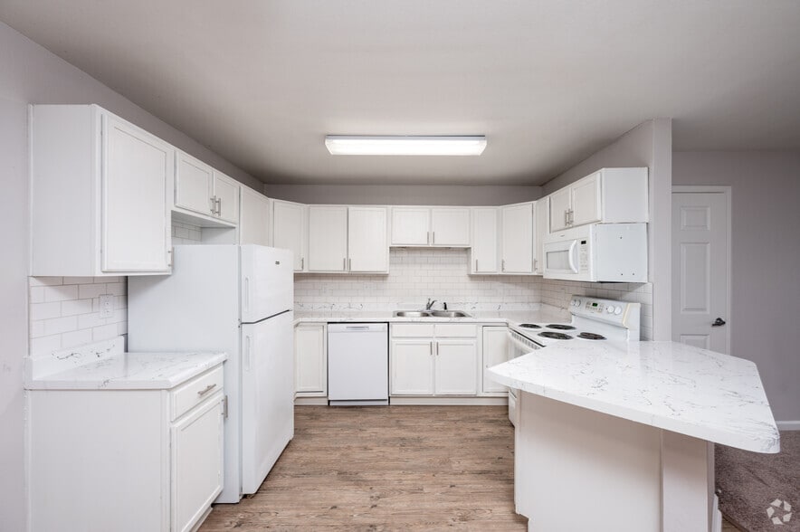 3BR, 2BA - 1,253SF - Kitchen - Northampton Village Apartments