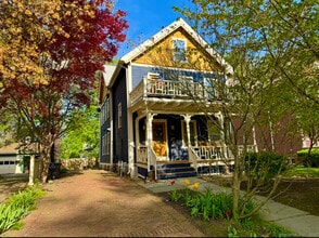 Building Photo - 52 Sherman St