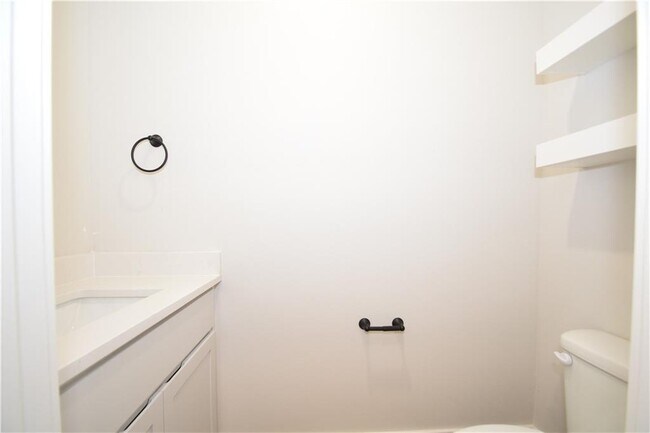 Building Photo - 1831 Lapis Ave