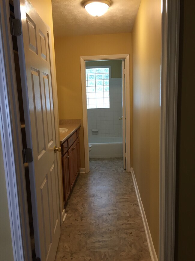 Building Photo - 1207 Fair Rd