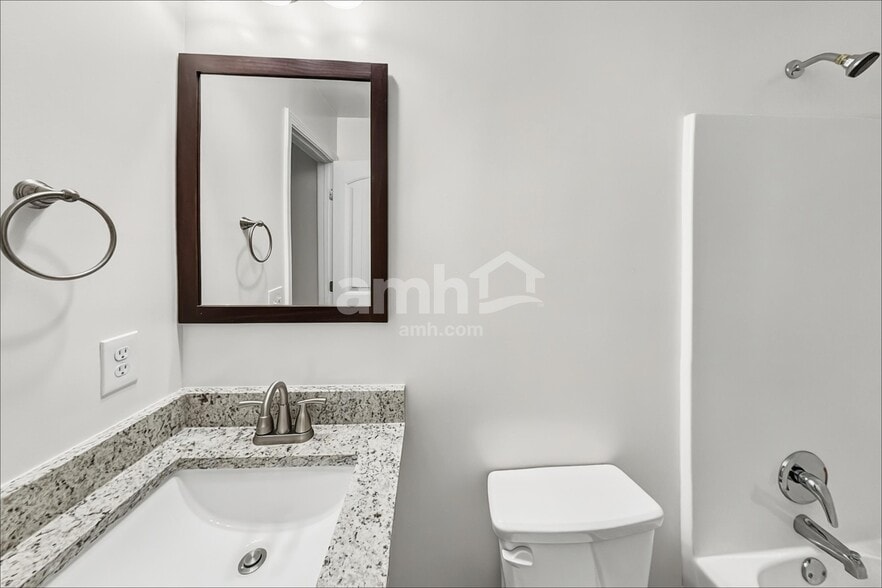 Building Photo - 343 Alcovy Way