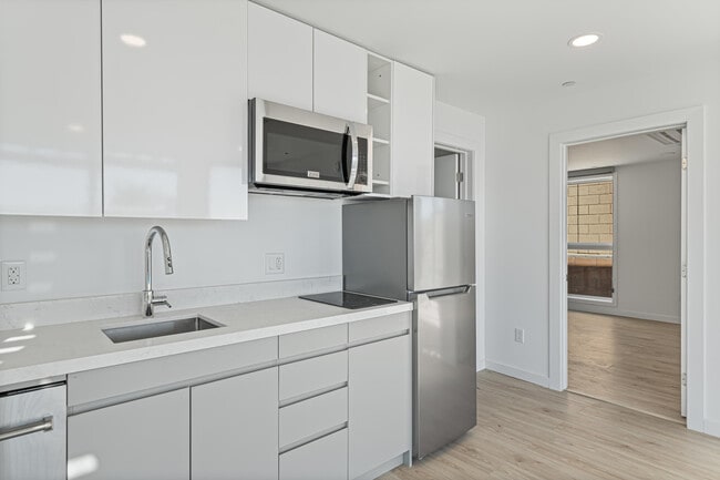 Building Photo - 13848 Scenic Crest Cir
