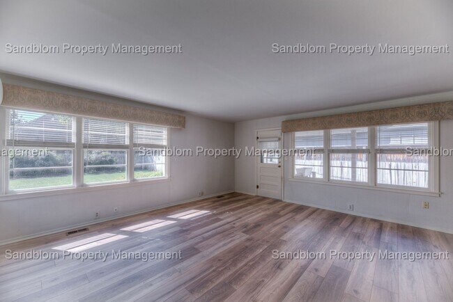 Building Photo - For Lease | Brookside | $1800 Rent | Available now!