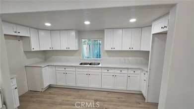 Building Photo - 1166 N 7th St