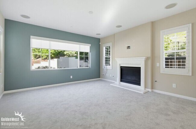 Building Photo - Beautifully Appointed 5Bdm 4Ba Home Located in San Marcos!