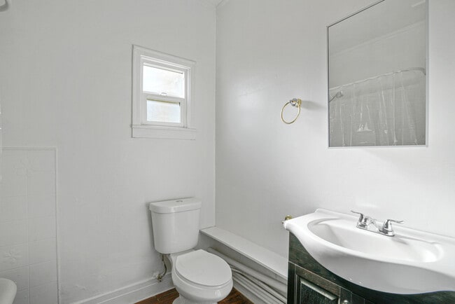 Building Photo - 1 Bed 1 Bath | Del Paso Heights area of Sacramento