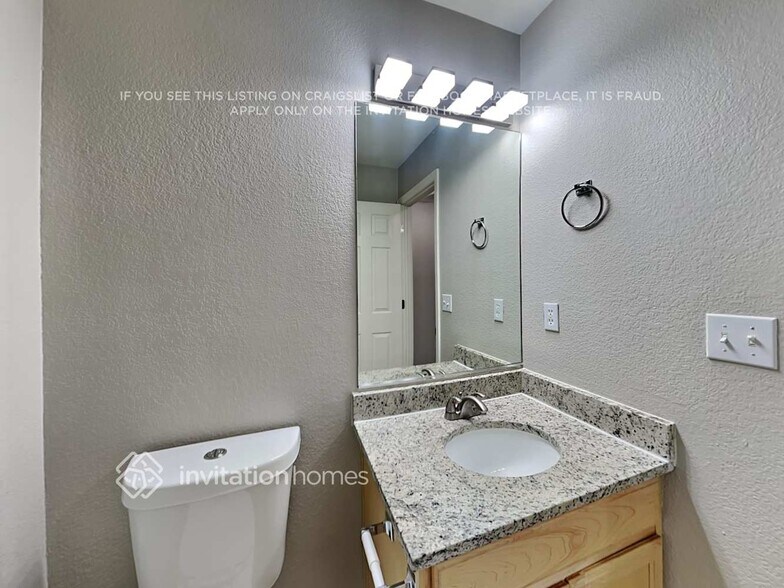 Building Photo - 366 Emerald St