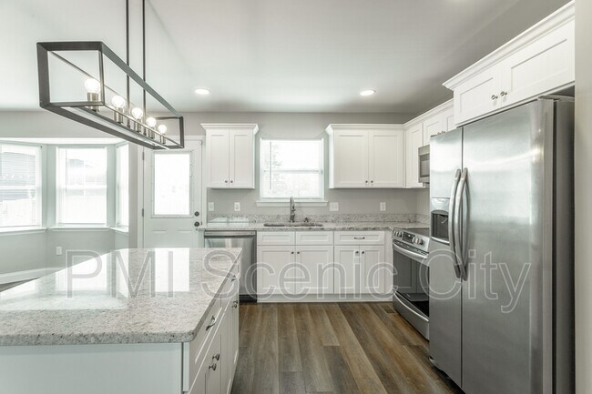 Building Photo - 8128 Fallen Maple Dr