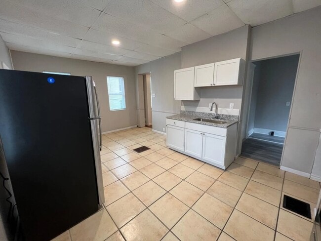 Building Photo - 1014 Parkson Pl