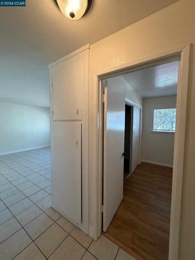 Building Photo - 729 Pennsylvania St