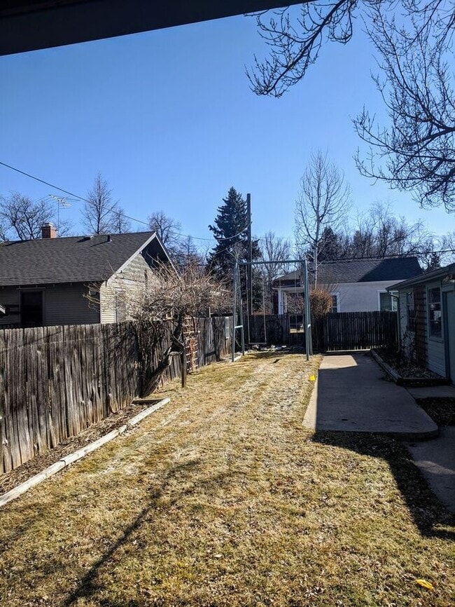 Building Photo - Beautiful 2 bed, 2 bath Old Town ranch one...