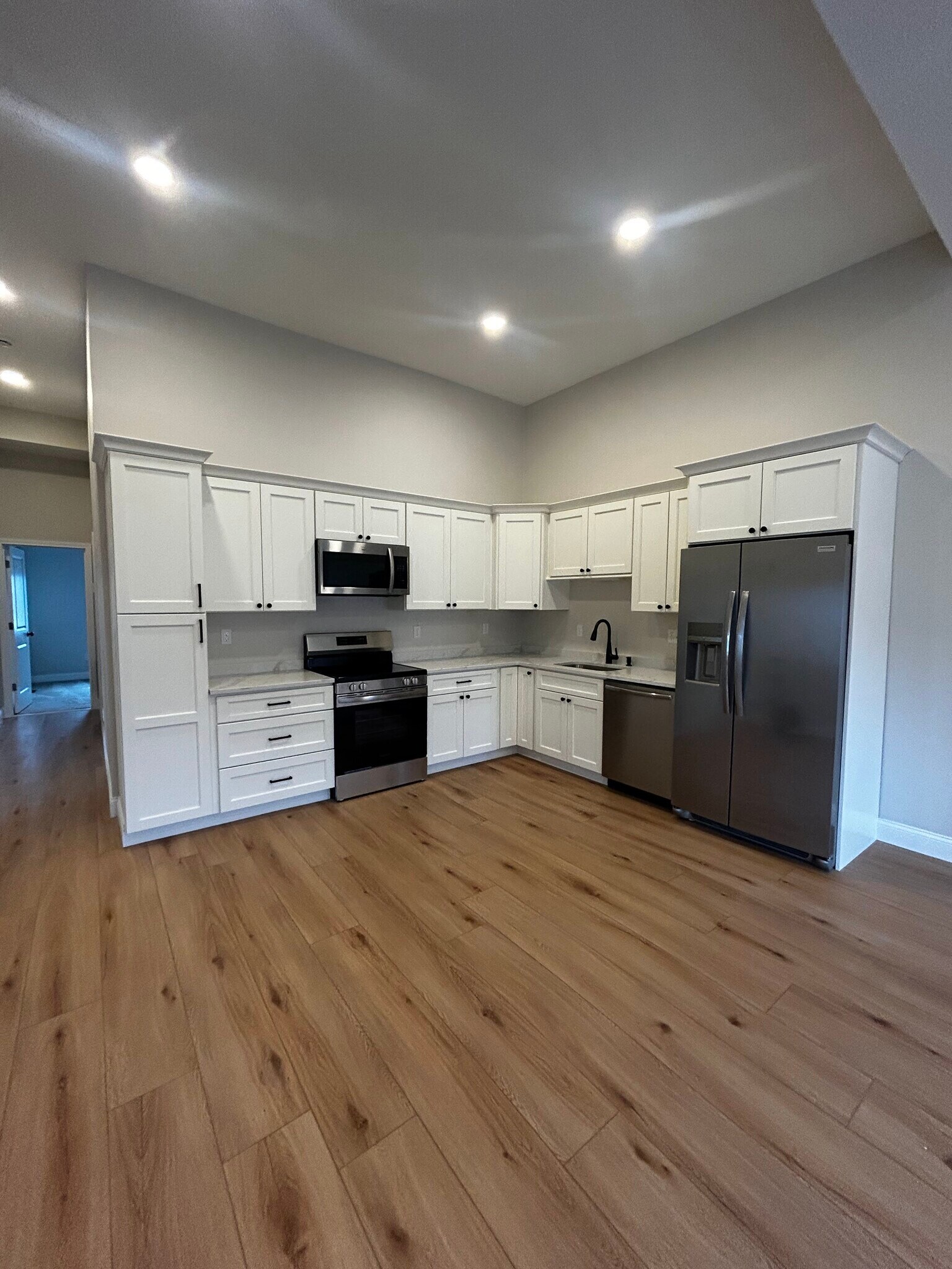 Building Photo - 246 Front St