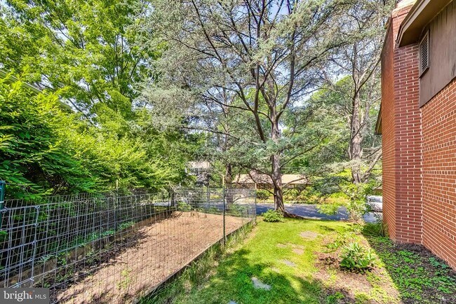 Building Photo - 6515 E Halbert Rd