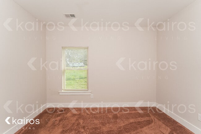 Building Photo - 131 Maple Leaf Dr
